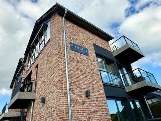 PIERSIDE - Pier 2 - 7