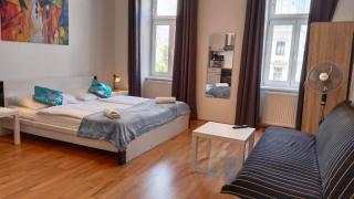 Comfortable 2BR Apartment near Belvedere Palace - 6