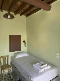 MYRTIA , Traditional Kimolos house - 6