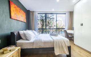 Luxe Studio with pool, gym and work space - 3