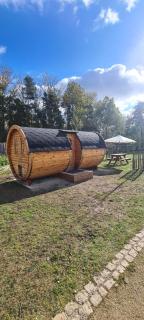 Glamping im beheizten Campingfass auf Leo's Farm - 0