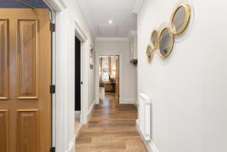 Prime Central Edinburgh 3 bed - 1