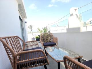 The Nineteen Racine by IB Signature - Stylish two-Bedroom flat - Wifi, Self Check-in, Day and Night Security, Terrace, free parking, close to all amenities - 5