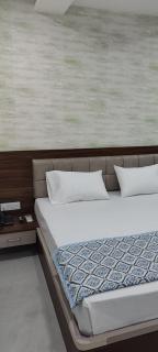 Hotel Shri Vishwanath - 8