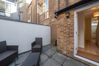 Beautiful Victorian Townhouse - 6