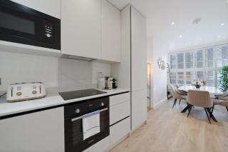 Beautiful Victorian Townhouse - 5