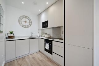 Beautiful Victorian Townhouse - 4