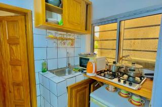 1 Bed Studio Sleeps 2 - Canal View Wifi Parking - Douala - 2