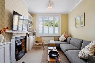 Relaxing Central Windsor Getaway for Families - 5