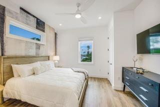 Mariners Crossing - Stunning Luxury Home w Gulf Views From Every Room Rooftop Deck PoolSpa - 2