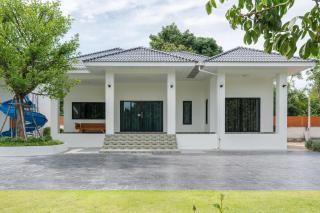 Unnie Poolvilla รัตภูมิ 언니 - 8