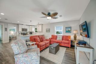Family Tides - 2 Homes in 1 Steps to Beach w Rooftop Views Heated Pool Close to Bridge St - 7