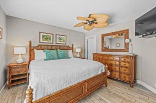 La Buena Vida - Bright Beachy Canal Front Steps to Beach PoolSpa Dock Beach Gear Dogs OK - 9