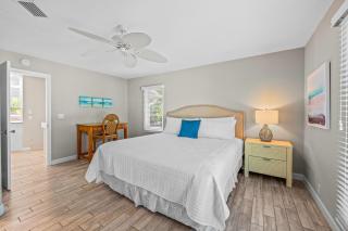 La Buena Vida - Bright Beachy Canal Front Steps to Beach PoolSpa Dock Beach Gear Dogs OK - 8