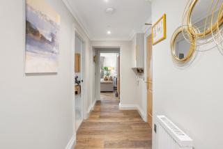 Central Edinburgh Prime Luxury 3 bed - 5