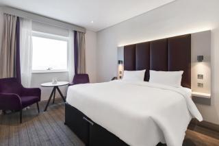 Premier Inn Dubai International Airport - 9