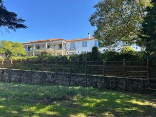 Tower Junior Queen Suite at Casa dos Macieis, Camino Santiago direct access & Optional Agritourism - 3