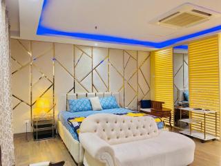 Luxurious One-Bedroom Gold Crest Apartment with Stunning Balcony Retreat DHA Lahore - 3