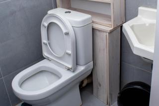 Apartment Sleeps 4 2 Baths Free Parking - 6