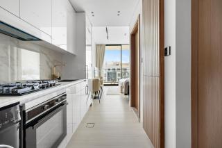 Chic Studio with Balcony, Gym & Pools in JVC - 1