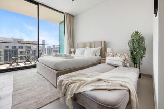Chic Studio with Balcony, Gym & Pools in JVC - 5