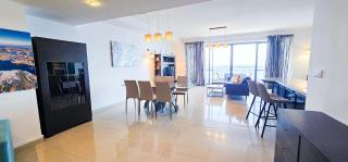 Spacious Seafront 3-Bedroom Apartment in Sliema SV 3 - 0