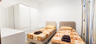 Spacious Seafront 3-Bedroom Apartment in Sliema SV 3 - 2