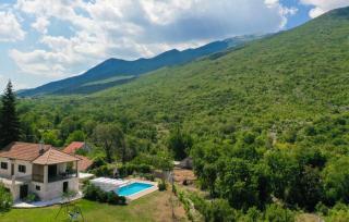 Villa Monteneze by Villas Guide - 0