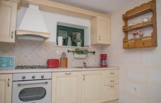 Villa Monteneze by Villas Guide - 1