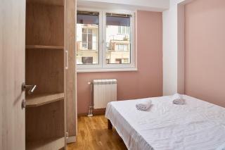 Comfy City Pad with Garage Parking - 2