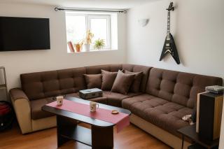 2 Bed Villa - Sleeps 7 - Private Garden - Parking - 2