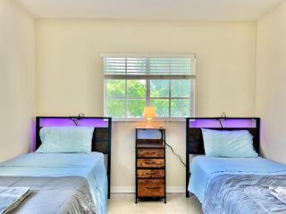 Twin or King bed w bath - 3