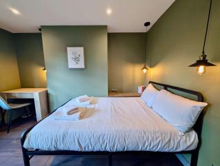 Charming Flat With Free Parking in Prime Location - 7