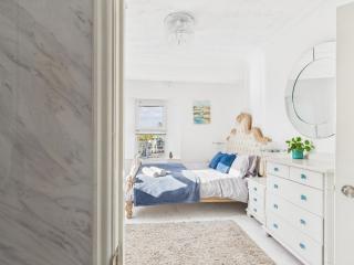 Harbour Haven Steps from Torquay Port - 9