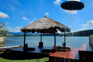 Conforto à beira da lagoa - 1