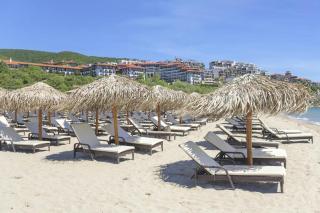 Apartment Sleeps 4 with Pools Access - Smart TVs - 9