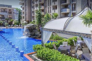 Apartment Sleeps 4 with Pools Access - Smart TVs - 4