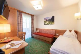 Familienhotel Oberkarteis - 1