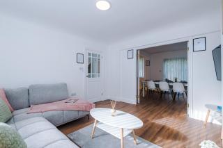 Driveway Stunning 3Bed Home In Sale Sleeps 7 - 0