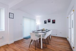 Driveway Stunning 3Bed Home In Sale Sleeps 7 - 6