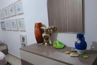 2 Bed Apt Sleeps 6 -Balcony - 5-Mins from seaside - 2