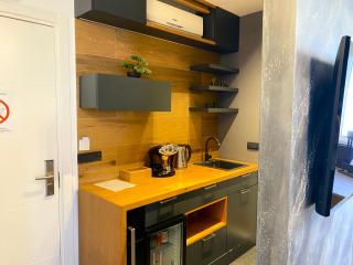 Black Pearl Luxury Suites - 7