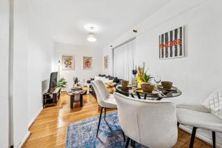 GroveHaus Modern & Spacious 4BR House By AltoLuxo Short Lets & Serviced Accommodation With Free WiFi & Parking - 0