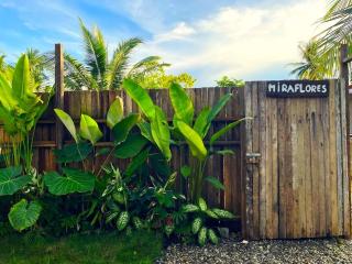 Miraflores - Seaside Villa with private Garden in Siargao - 2