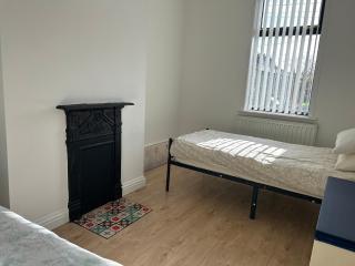 4 bedroom house in Shotton Colliery - 9