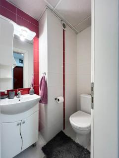 Comfy and Spacious Apartment in a Quiet City Area - 3