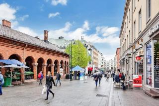 Super Central by Oslo S & Karl Johan - 1