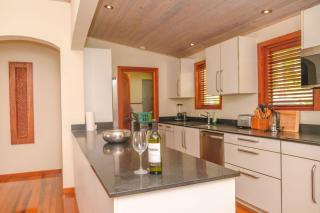 Tropical Escape1511 - 8