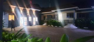 SEVEN J's SUITES - 1