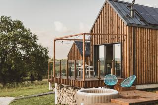 WymarzONE domki- z prywatnymi jacuzzi i kominkiem - 0